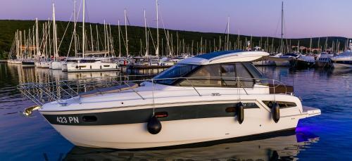 Bavaria S33 HT Tekniset tiedot ja arvostelut